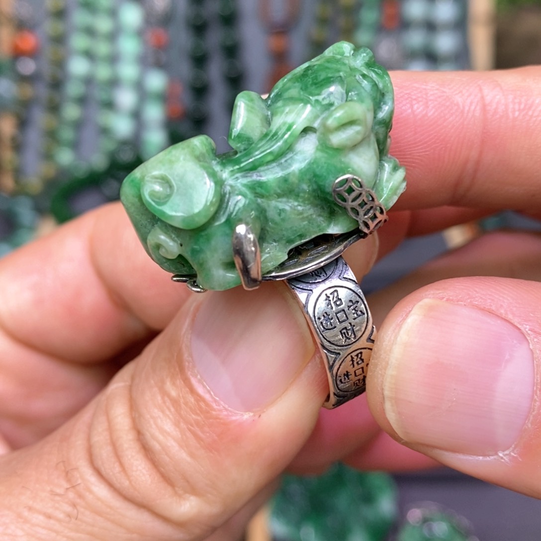 翡翠戒指银S925镶嵌漂亮美眉