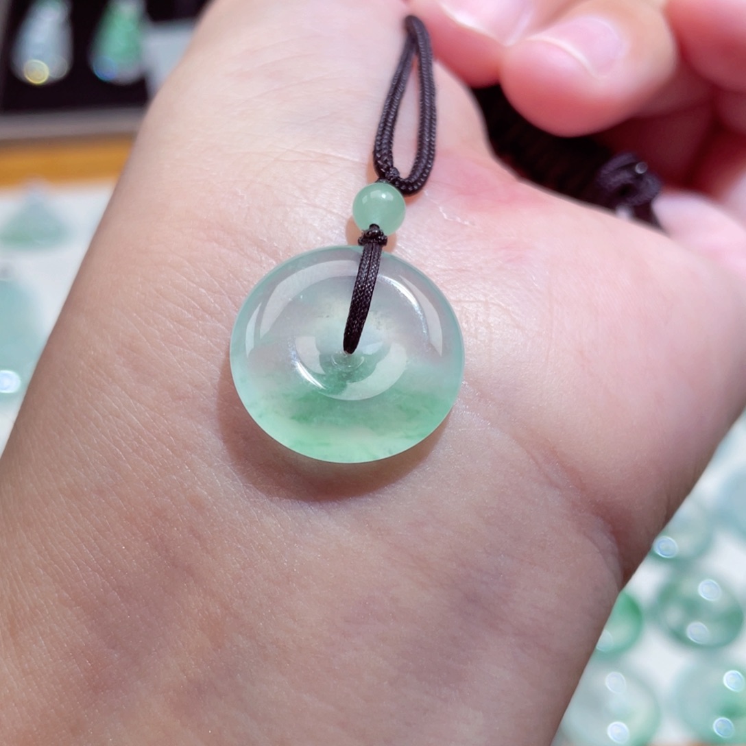 颈饰未镶嵌翡翠扣子