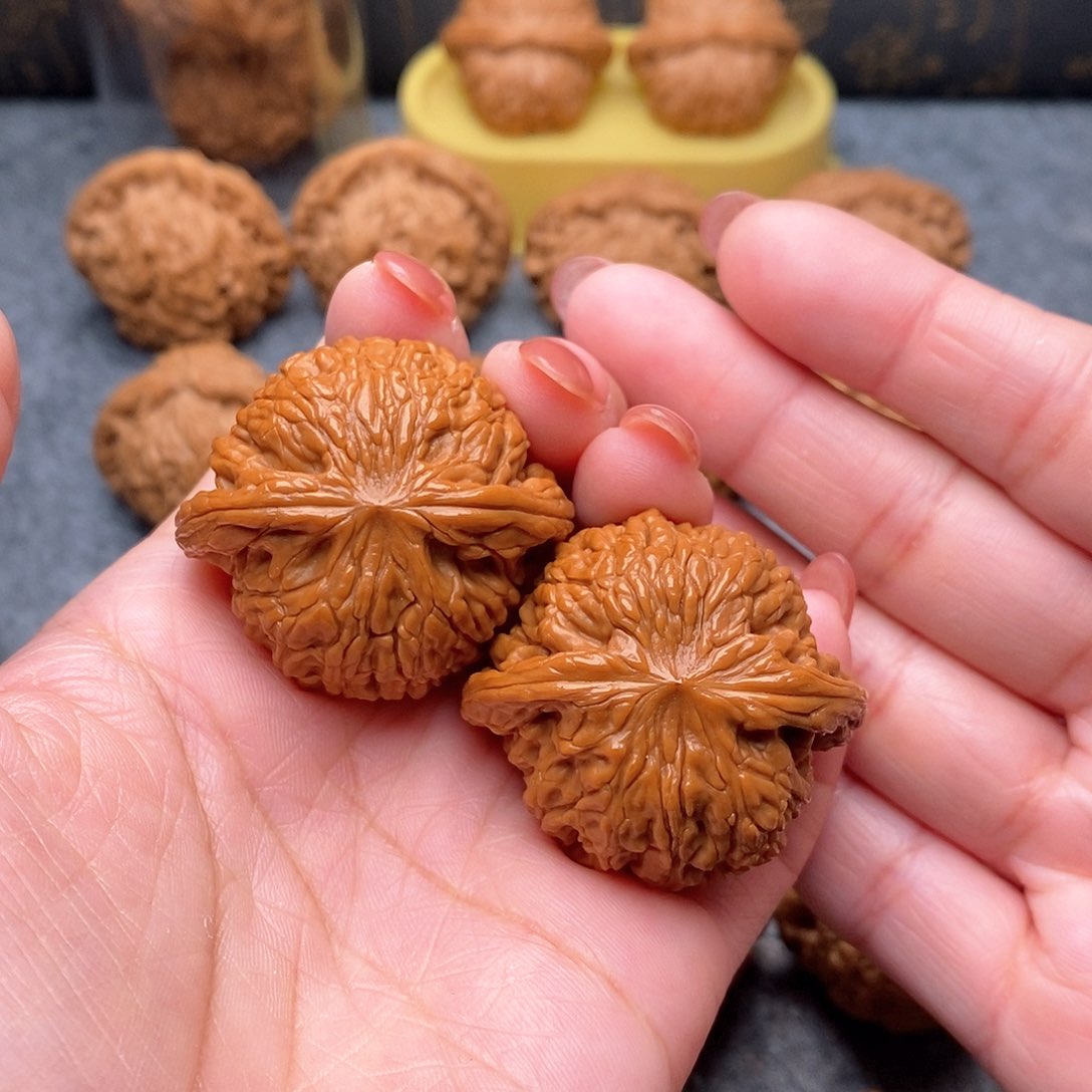 文玩核桃把件精品磨盘狮子头41全品