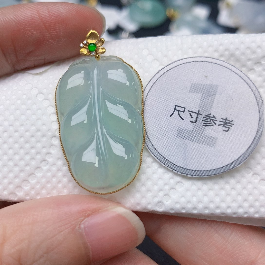 颈饰18K金镶嵌翡翠天然缅甸A货翡翠