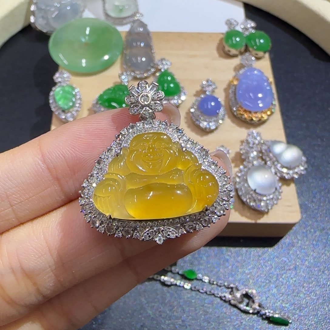 颈饰18K金镶嵌翡翠精品