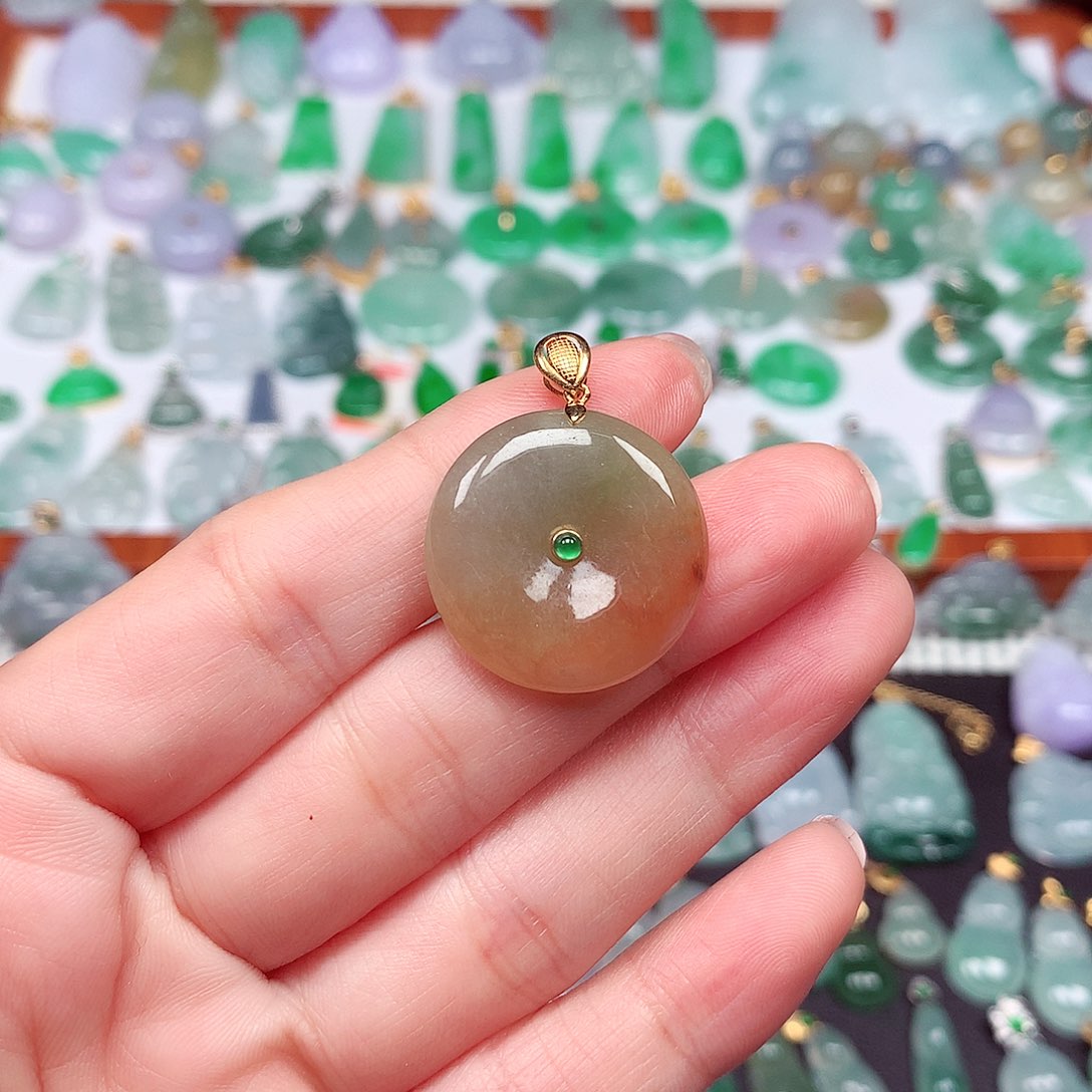 翡翠颈饰18K金镶嵌兔**?天然翡翠A货