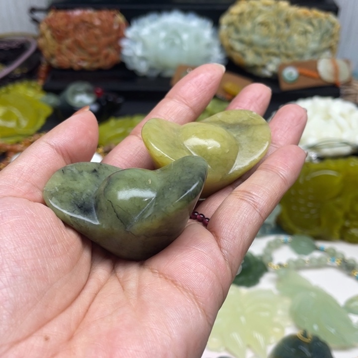 疏***影蛇纹石玉未镶嵌颈饰