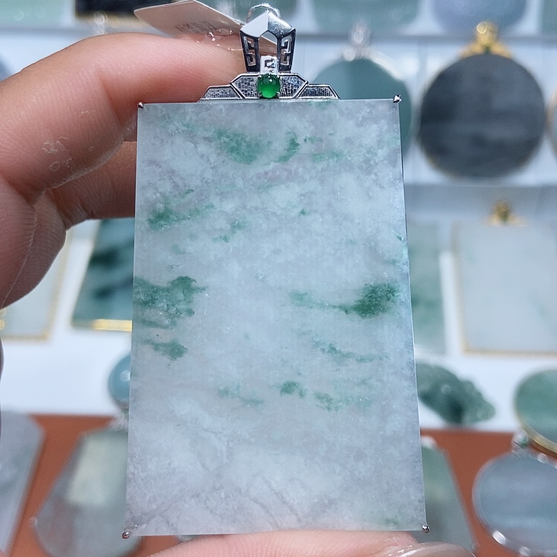 翡翠吊坠(不含链)18K金镶嵌