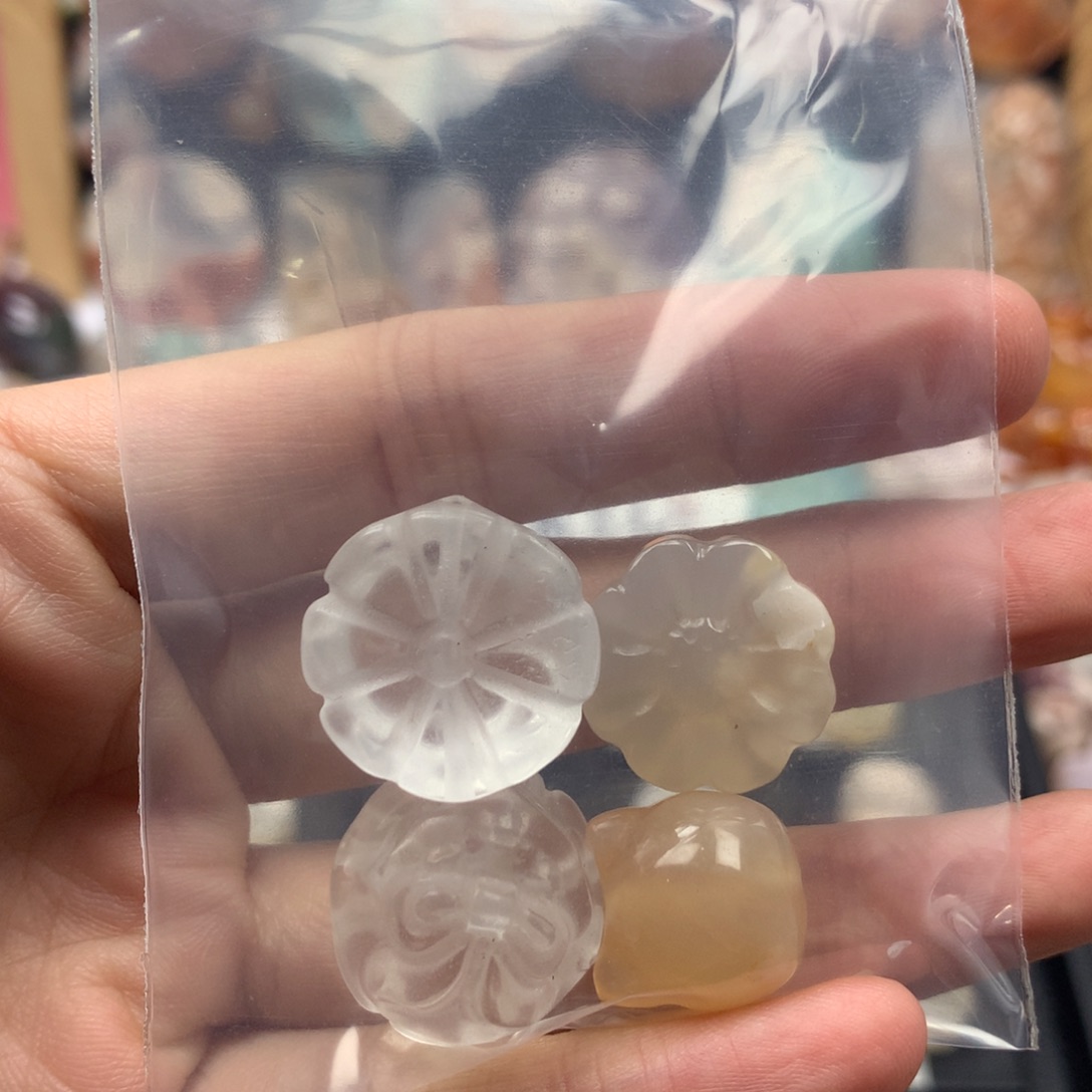 查罗石合金颈饰南*鱼