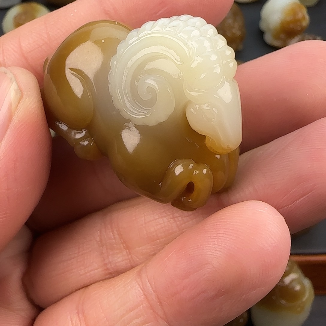 和田玉（糖玉）颈饰未镶嵌六*