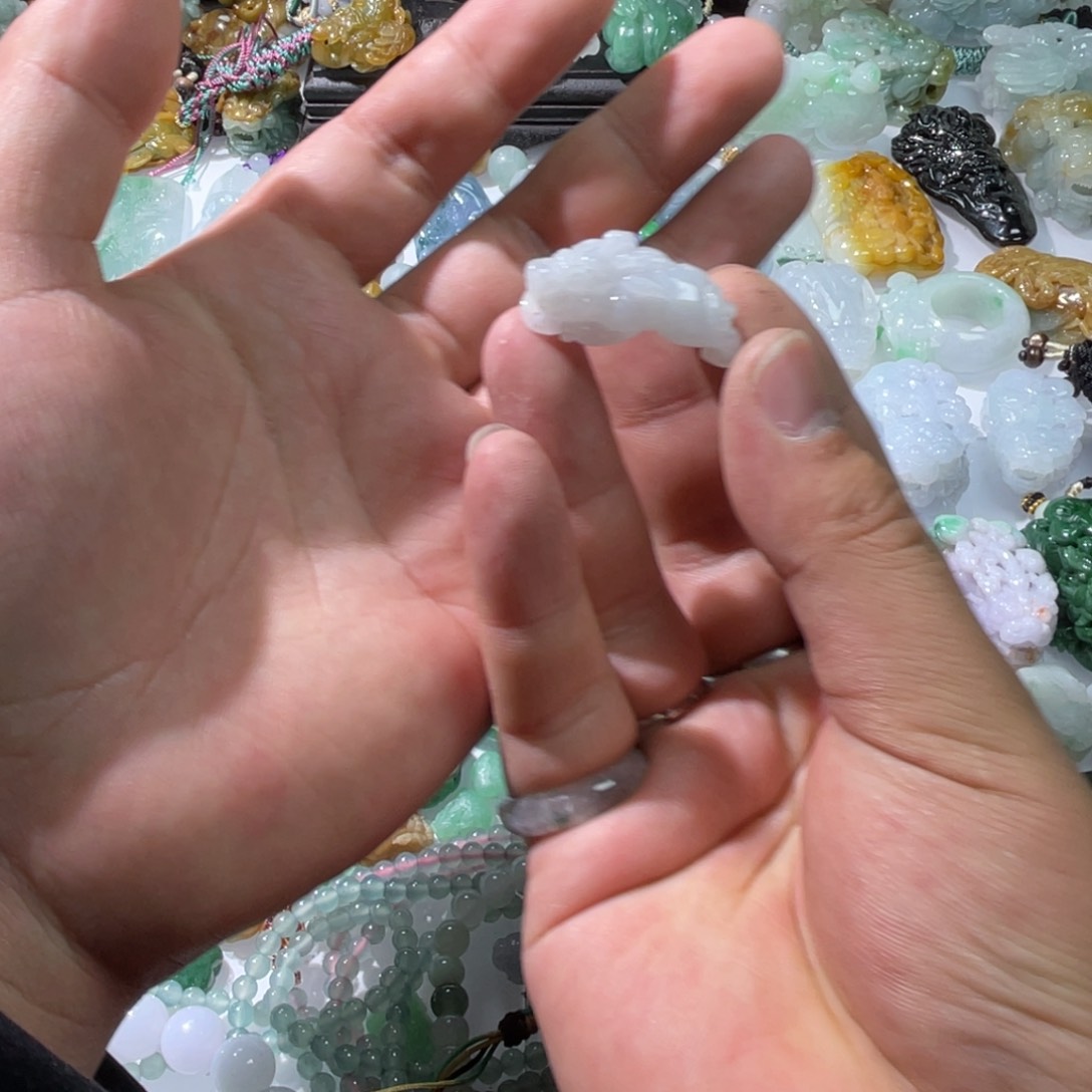 翡翠颈饰未镶嵌天然