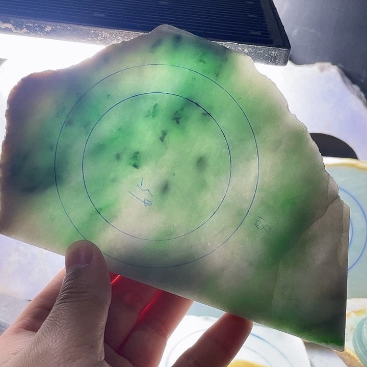 翡翠颈饰未镶嵌毛料25