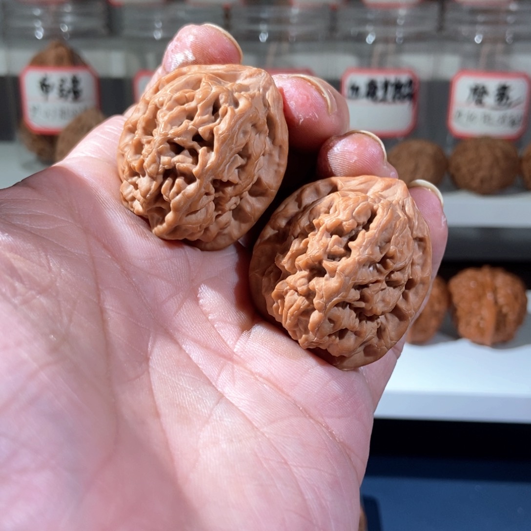 把件文玩核桃37山一代红莲