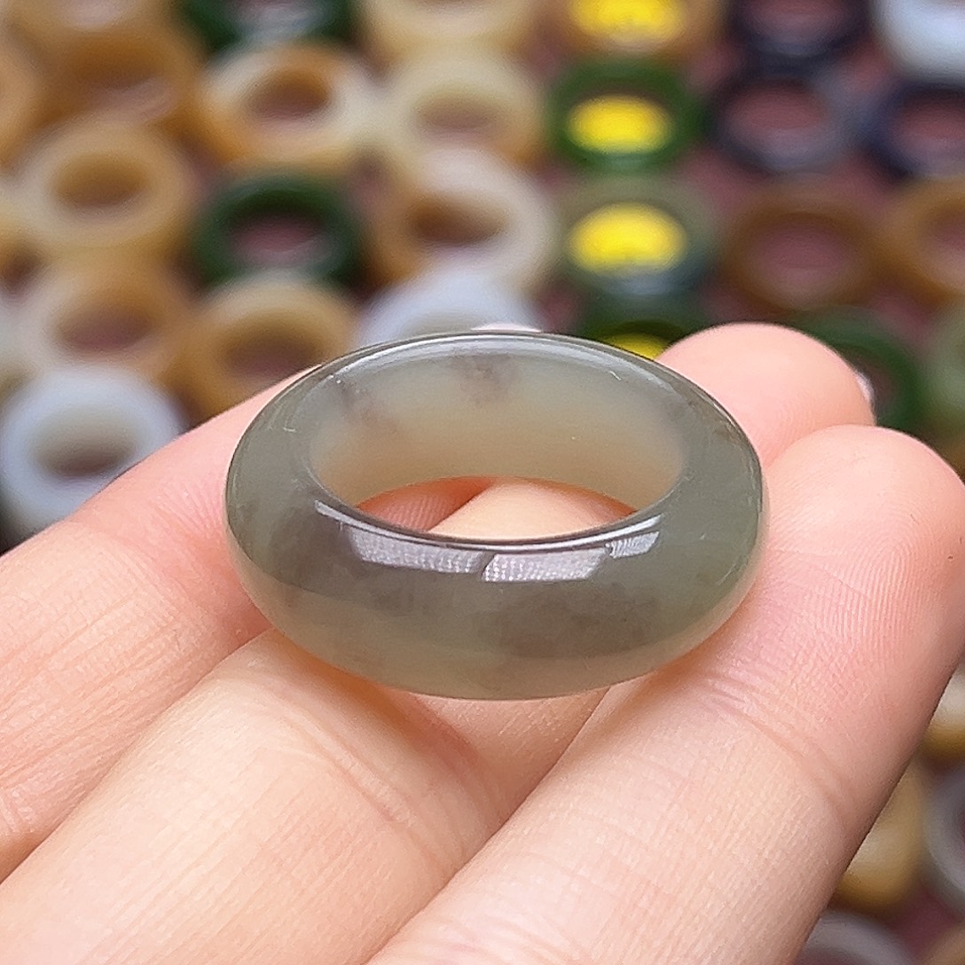 和田玉未镶嵌戒指18.4紫翠