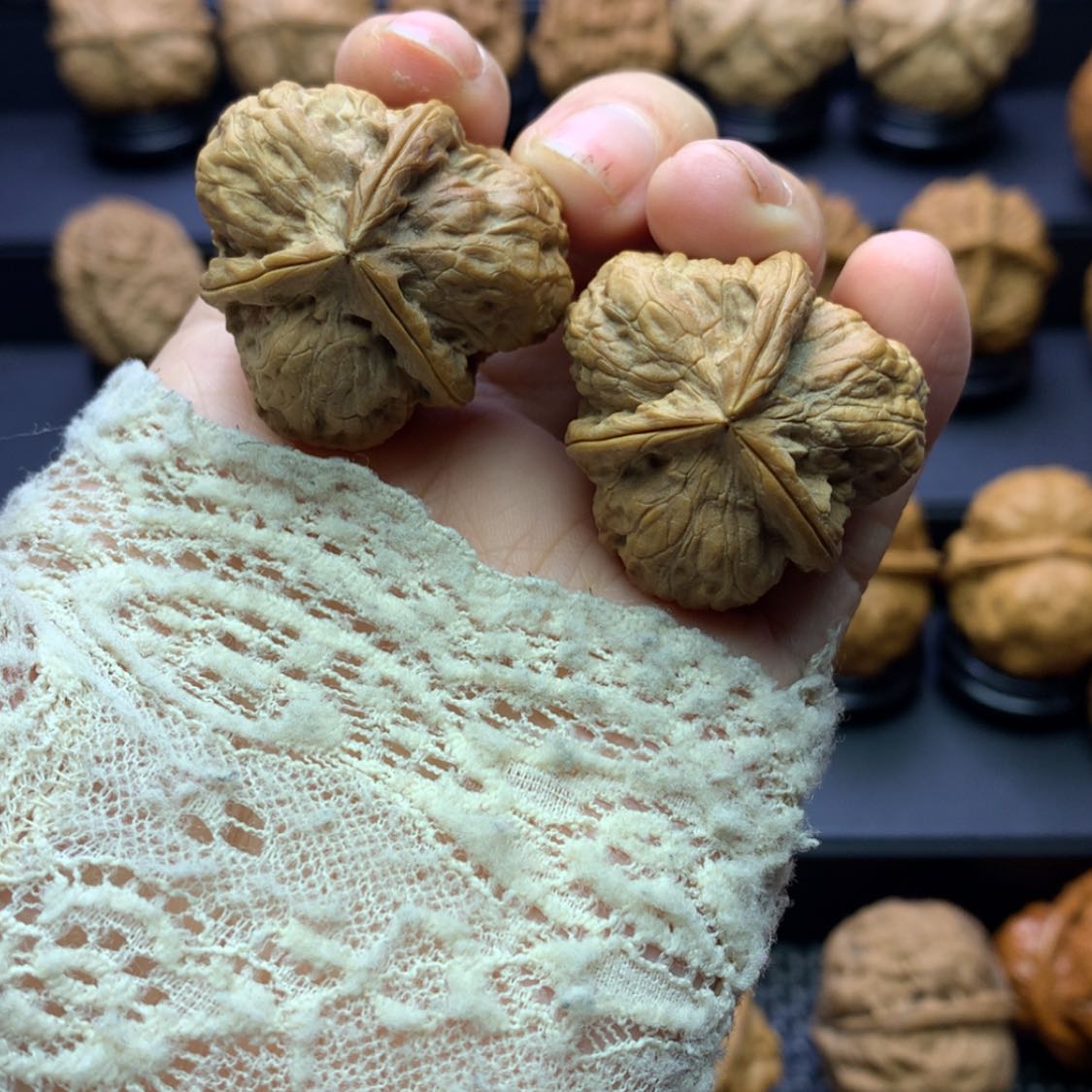 【闪购商品】文玩核桃吊坠石斧三棱188