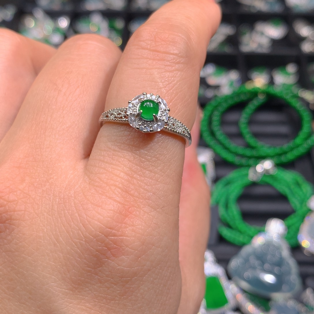 翡翠耳饰未镶嵌天然