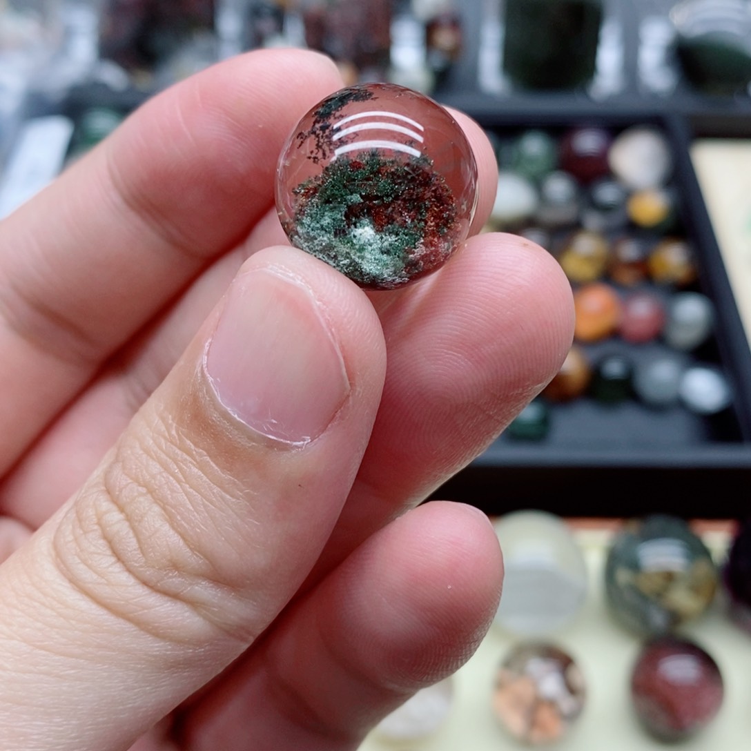 单珠未镶嵌水晶17+红绿幽灵金字塔