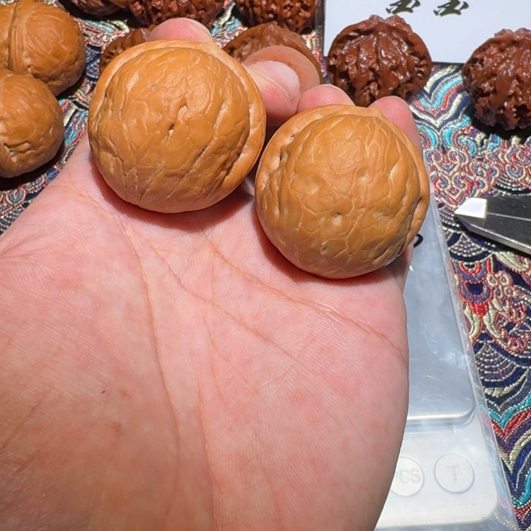 把件核桃苹果变异，牛皮纸，尺寸36 35 36