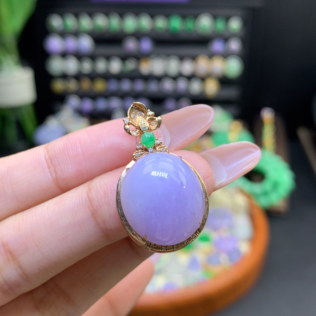 翡翠18K金镶嵌颈饰