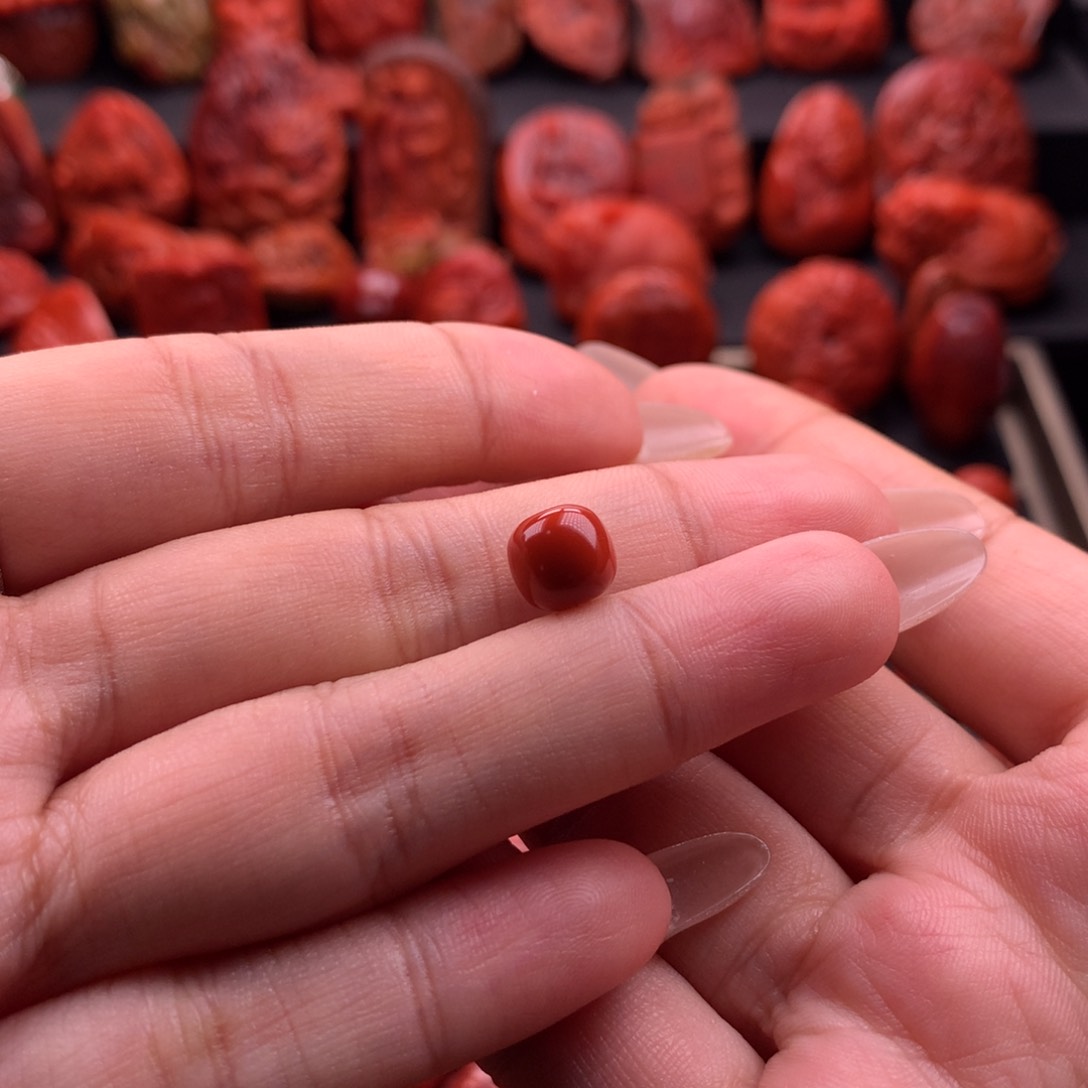 南红玛瑙南红川料原矿老型8.2mm未镶嵌H***e