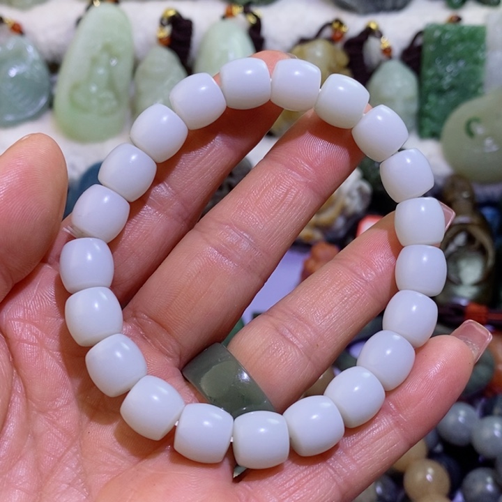 和田玉边角料未镶嵌用****8