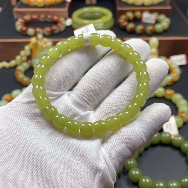 透闪石质玉未镶嵌手链