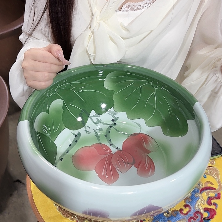 瓷片口径32厘米 高度14厘米