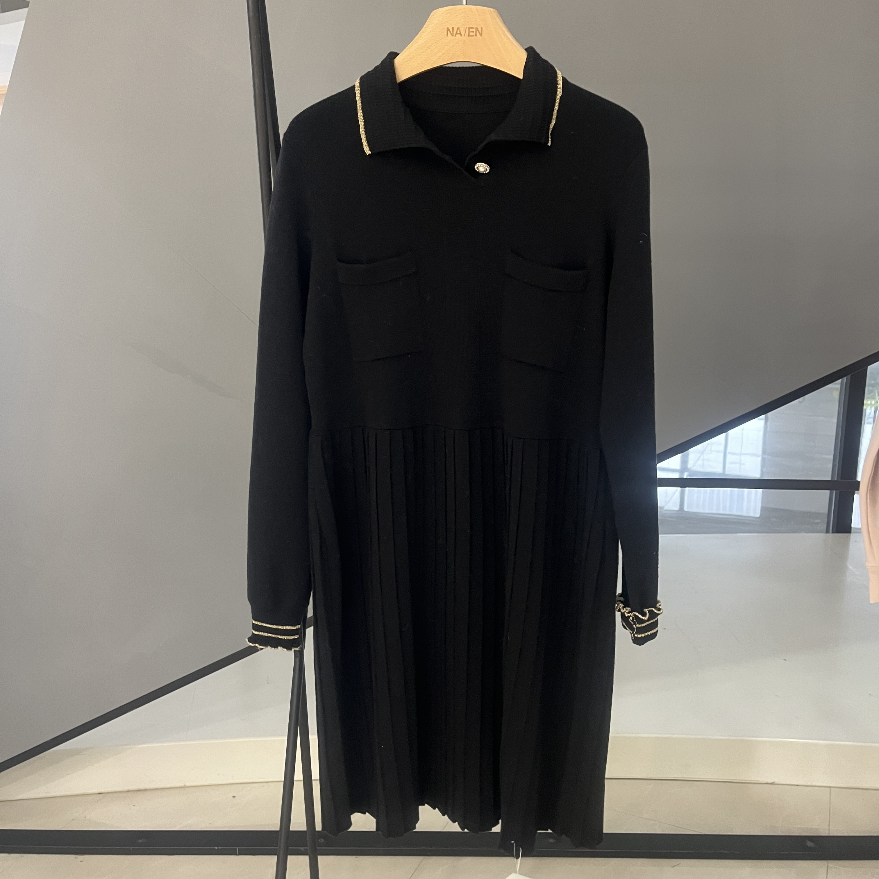 气质法式针织拼接百褶打底裙女秋冬季纯色显瘦收腰连衣裙