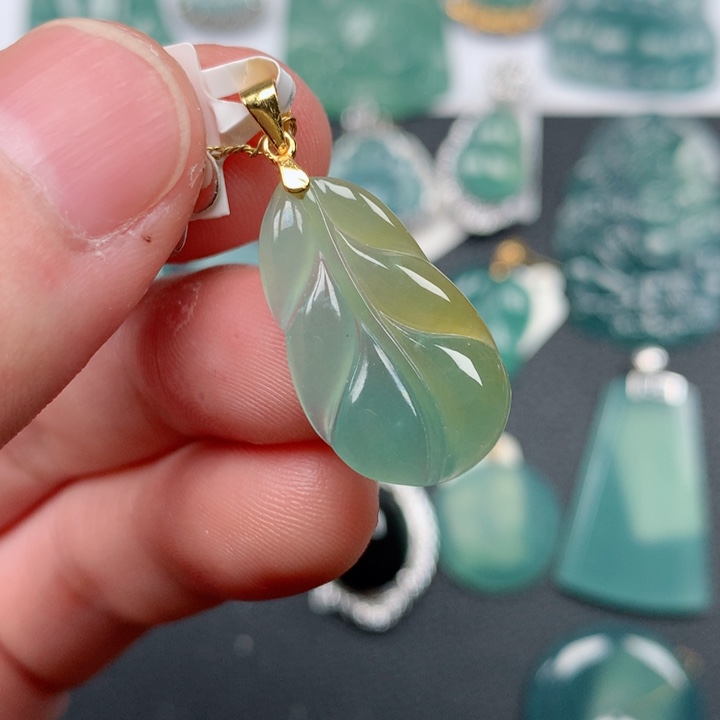 翡翠颈饰银S925镶嵌翡翠