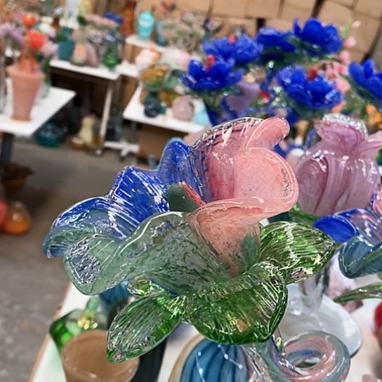 琉璃花瓶高45厘米宽9厘米