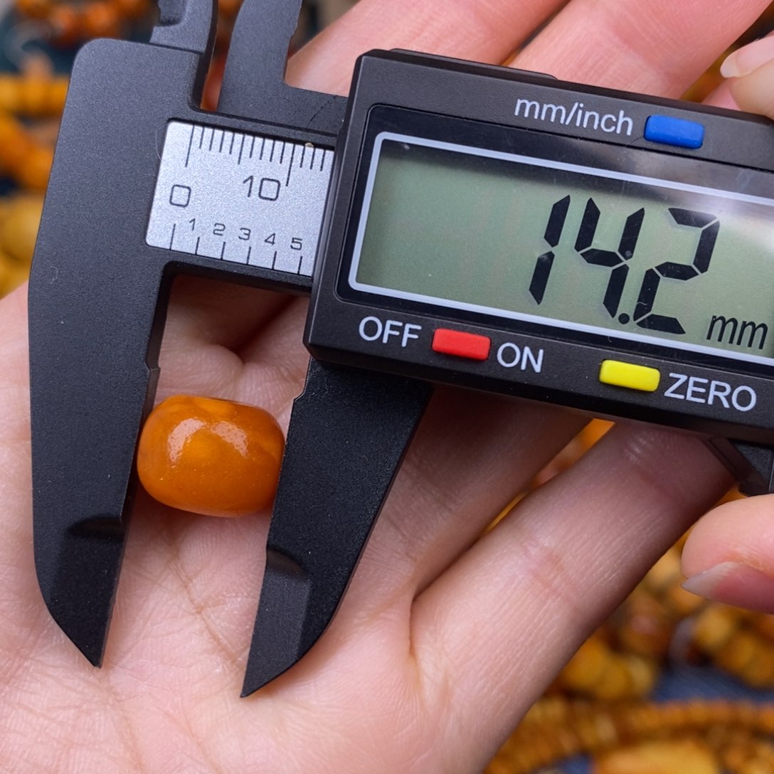 蜜蜡裸石未镶嵌远****涛蜜蜡