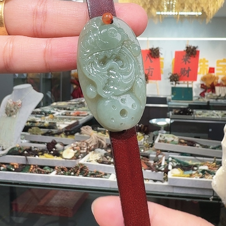 岫玉未镶嵌项链岫玉手牌吊坠
