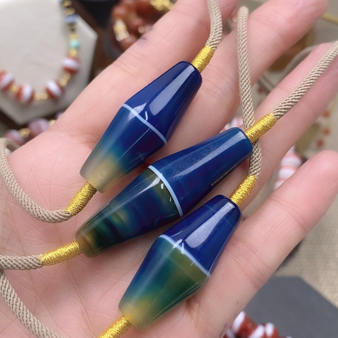 玛瑙/玉髓玛瑙锁骨随机发一合金