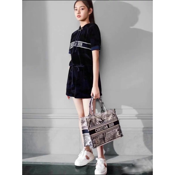 妃鱼/迪奥/聚酯纤维/连衣裙/95新/M5/26