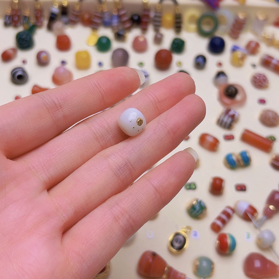 孤***者和田玉未镶嵌手串