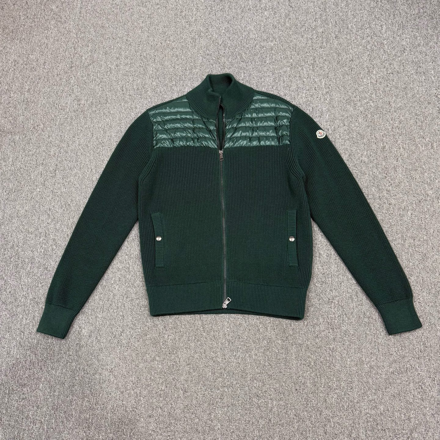99新 MONCLER 18535736 蒙口 墨绿色针织拼接羽绒服外套M码99新