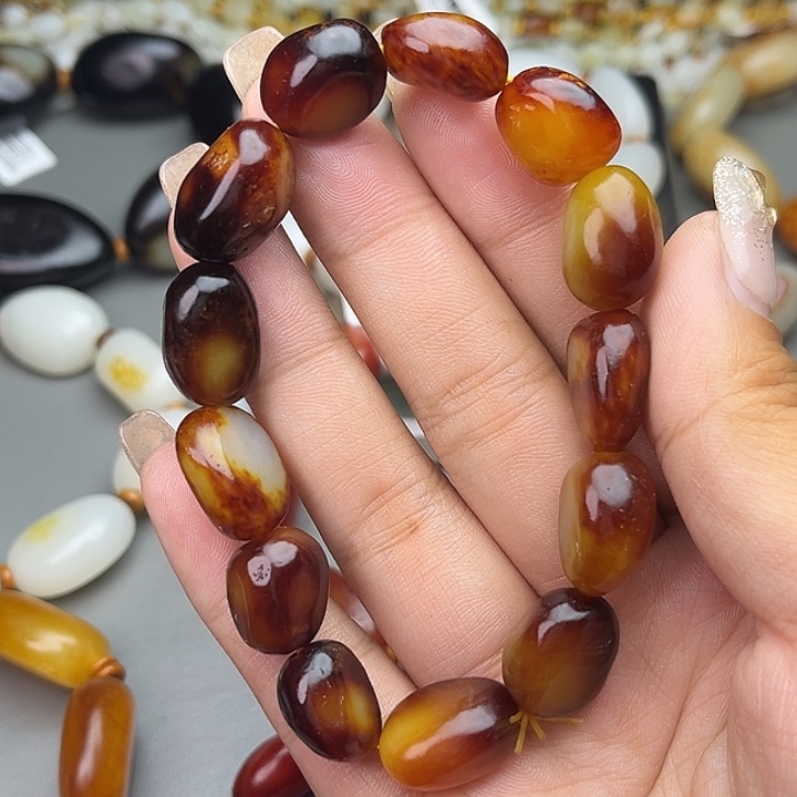 和田玉（糖玉）未镶嵌手链