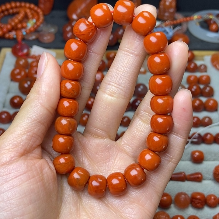 南红玛瑙配饰未镶嵌有瑕疵