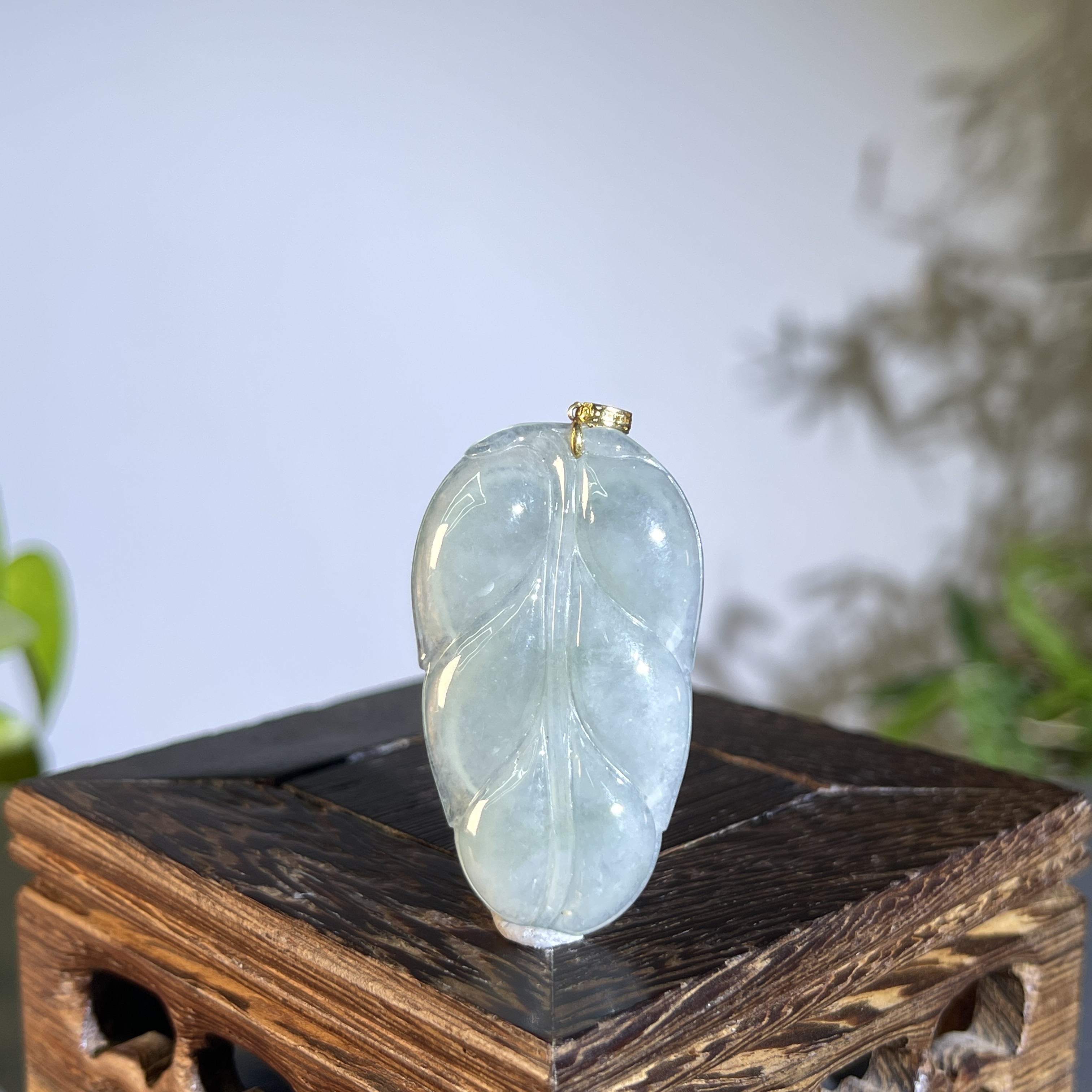 JTW16-42  天然缅甸A货翡翠 18K扣金枝玉叶