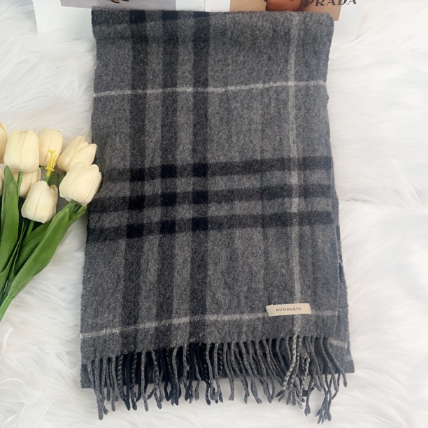 95新 BURBERRY/博柏利 博柏利短格纹灰色围巾
