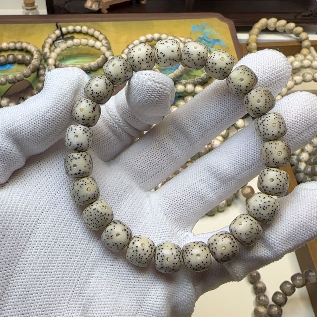 星月菩提吊坠石玉古瓷10×9福利款