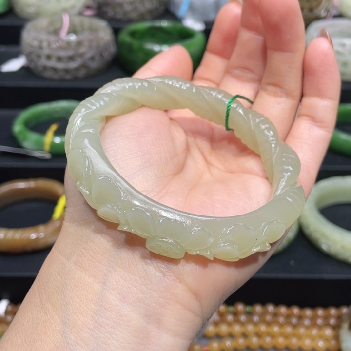 和田玉手镯56+圈口 编号61未镶嵌