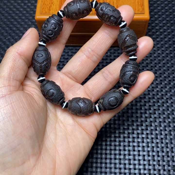 听***༅玛瑙/玉髓未镶嵌手链