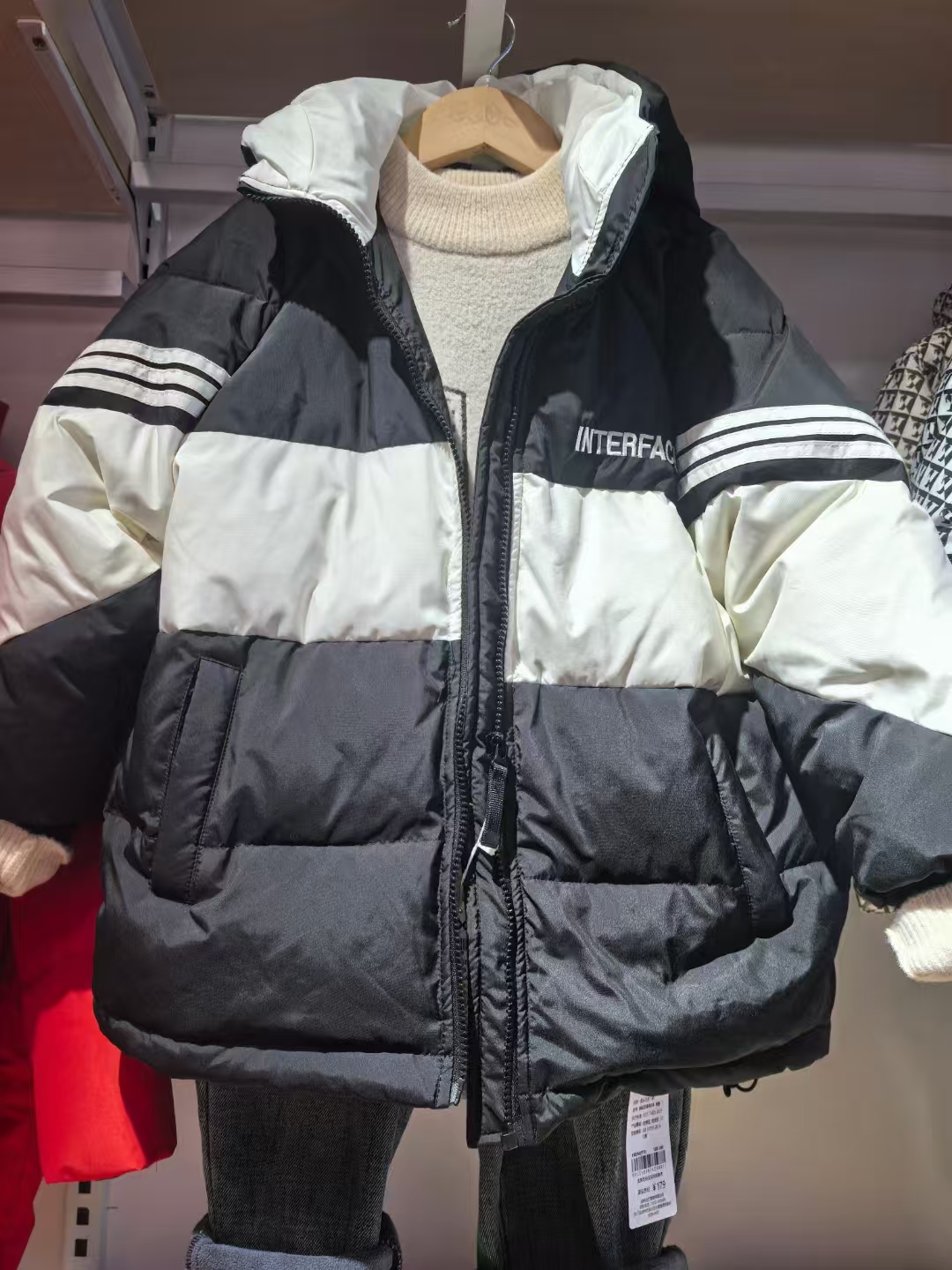 直播间5号链接专属慧慧童装（听主播提示后进行下单）