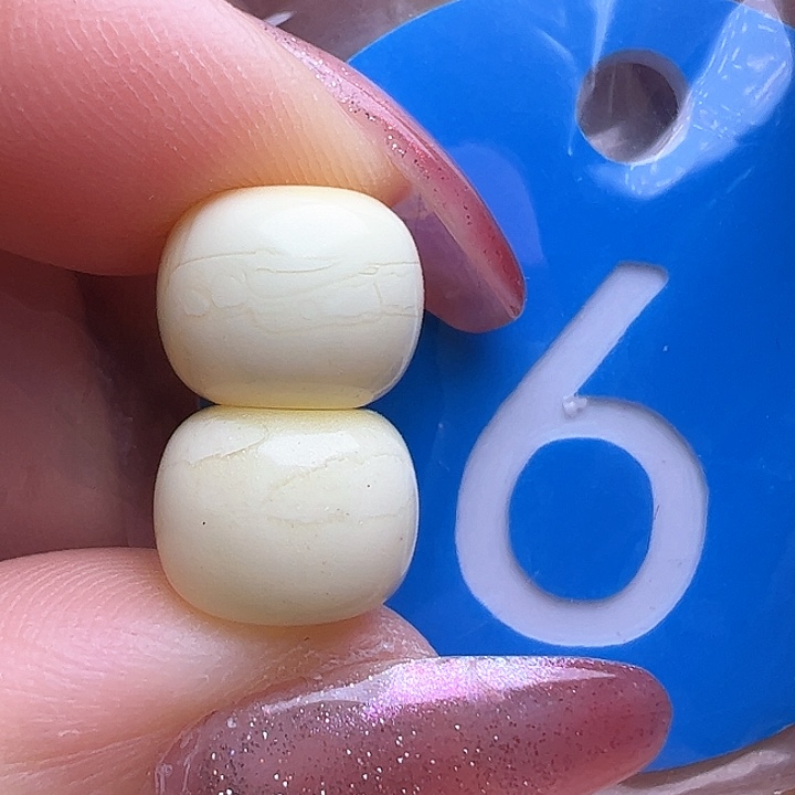 未镶嵌蜜蜡裸石9.6mm瓷白老型