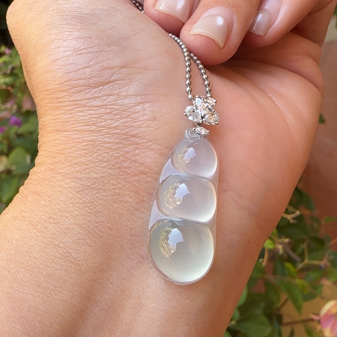 翡翠18K金镶嵌颈饰仙女豆