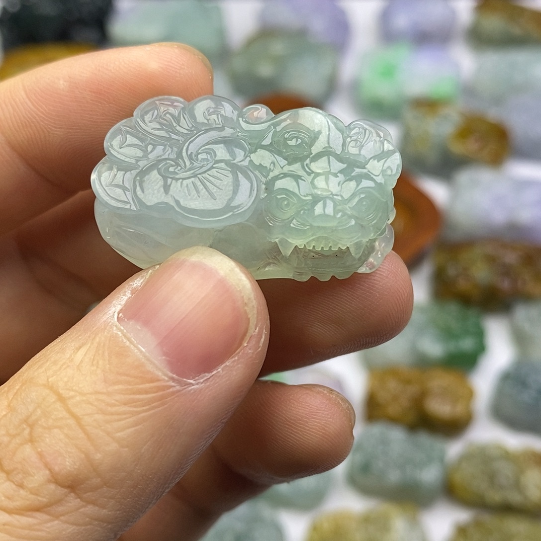 晴***g翡翠未镶嵌颈饰貔貅