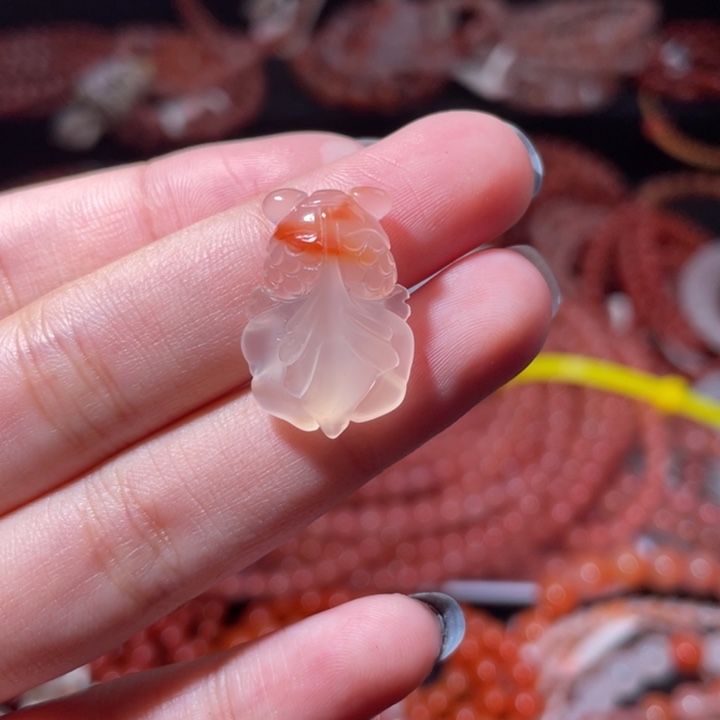 南红玛瑙未镶嵌金鱼1223打孔备注