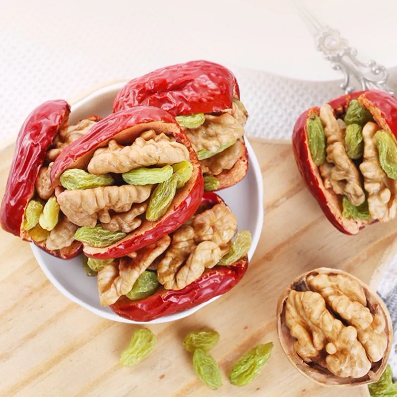 新疆红枣核桃葡萄干组合