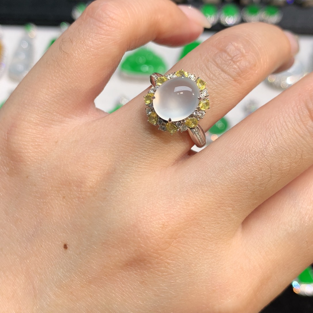 翡翠18K金镶嵌戒指