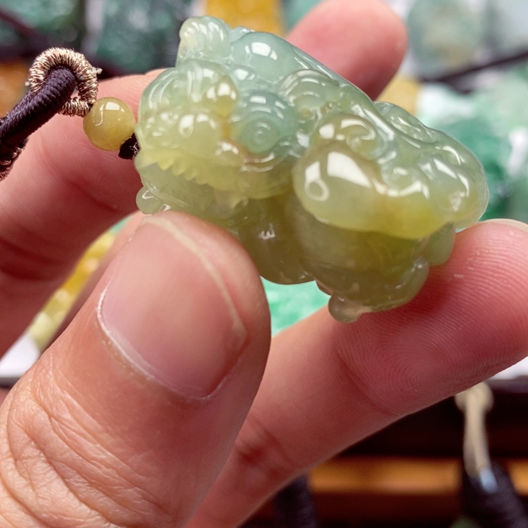 翡翠未镶嵌颈饰翡翠