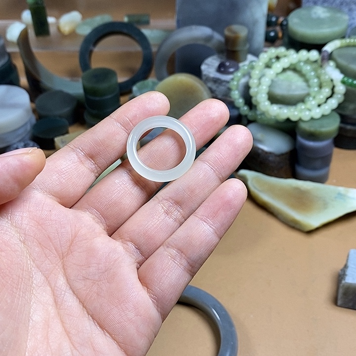 雨***箫和田玉（糖玉）未镶嵌珠宝半成品