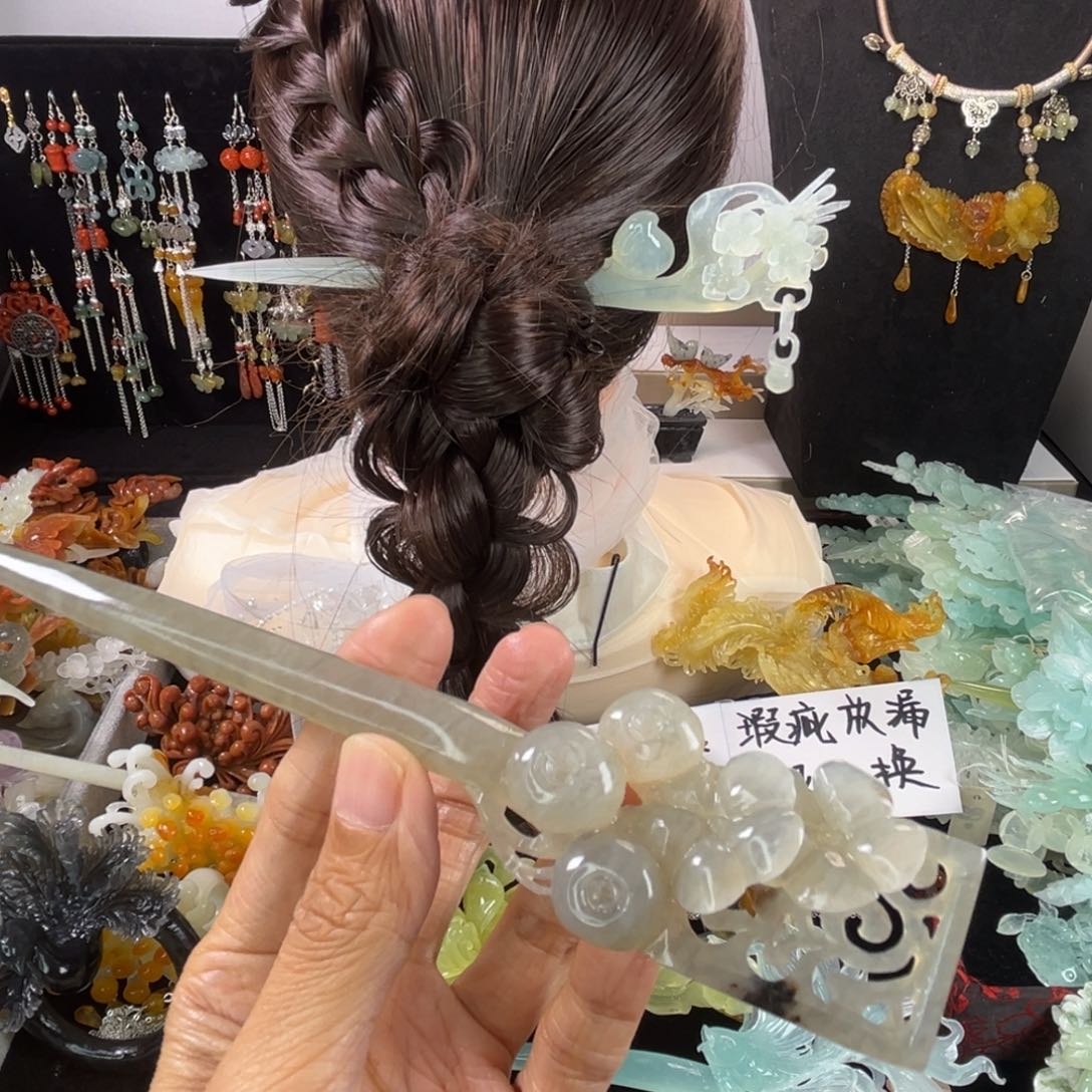 未镶嵌岫玉发饰瑕疵