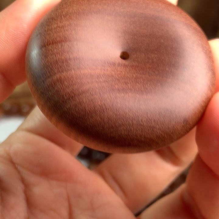 檀香木健****乐老山檀4.6*1.3焦糖奶甜平安扣